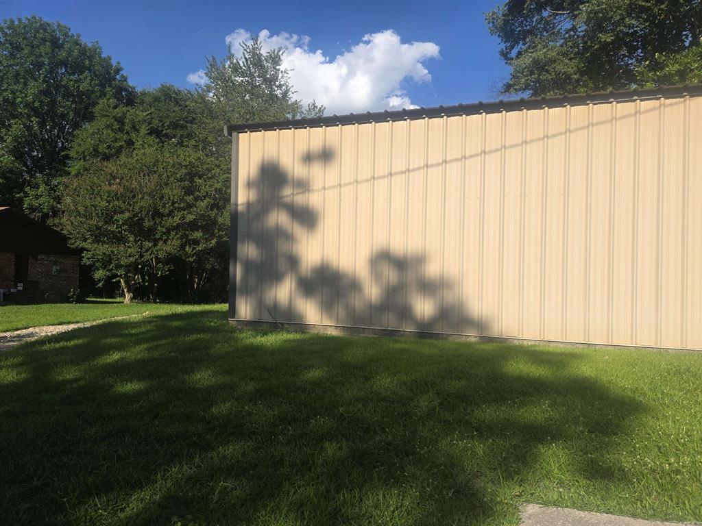 Building Photo - 414 Cole Dr
