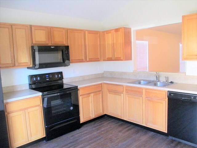 Building Photo - 4043 Pebble Brooke Circle South