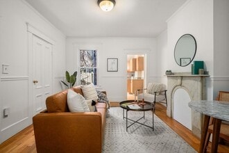 Building Photo - 110 Elm St