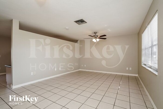 Foto del edificio - 18481 Holly Rd