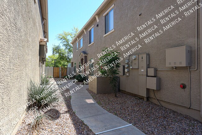 Foto del edificio - 2401 E Rio Salado Pky