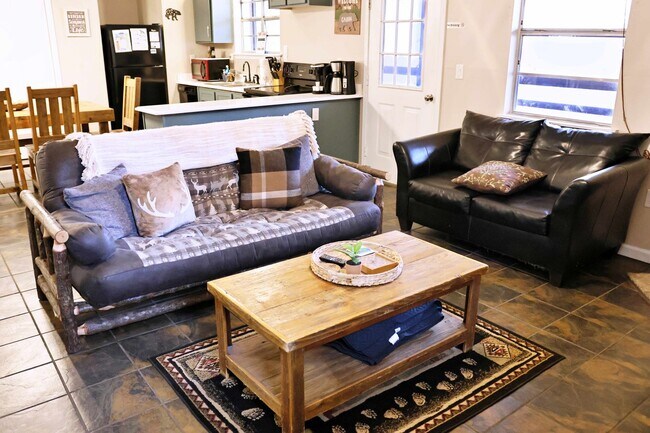 Foto del edificio - Move In Ready!!