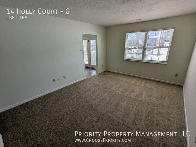 Foto del edificio - 14 Holly Ct