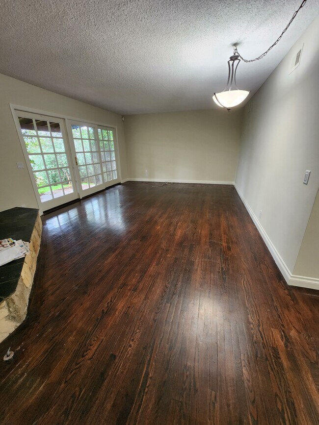 Foto del edificio - 4131 Aralia Rd