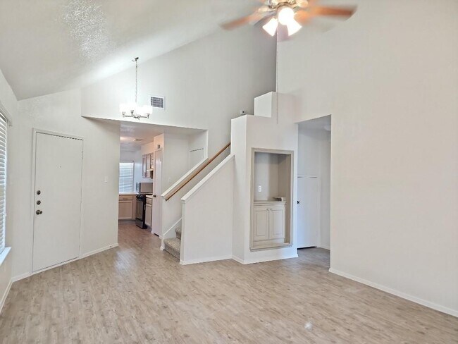 Building Photo - 16803 Village Oak Loop