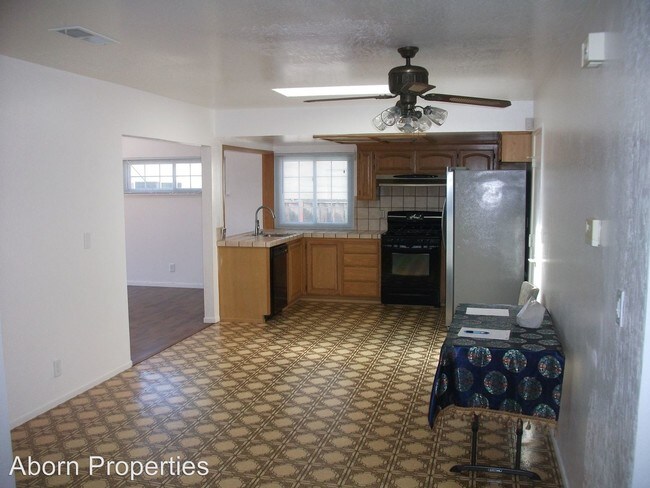 Building Photo - 1467 Mardan Dr