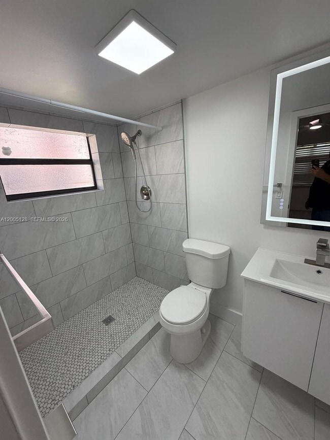 Building Photo - 9926 Nob Hill Ct