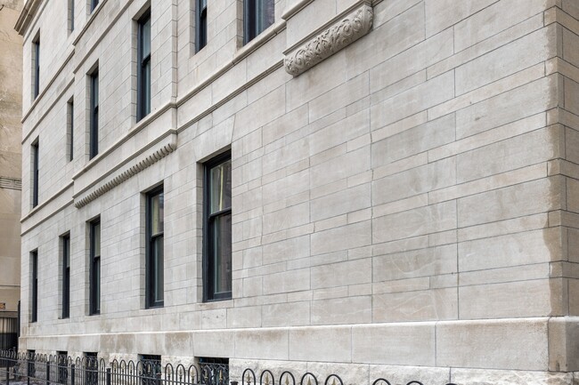 Foto del edificio - 1300 N Ritchie Ct