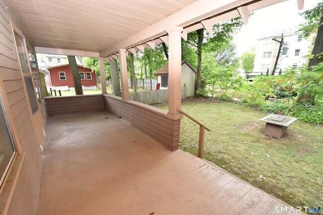 Foto del edificio - 880 S Quaker Ln