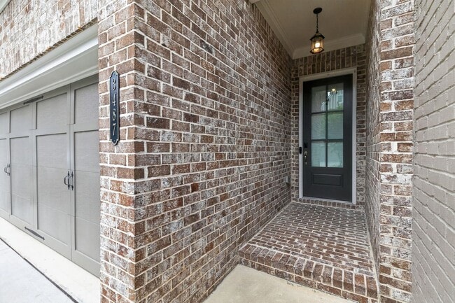 Building Photo - 3487 Fenton Dr