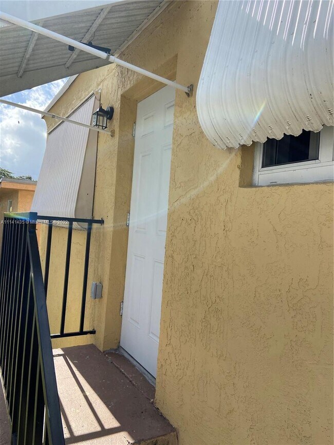 Building Photo - 1490 NW 38th St