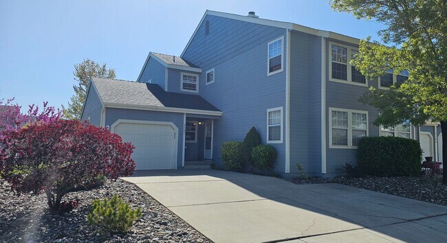 Building Photo - 2bd/2ba/1car garage downstairs condo