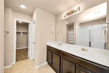 Foto del edificio - 17719 Rose Summit Ln