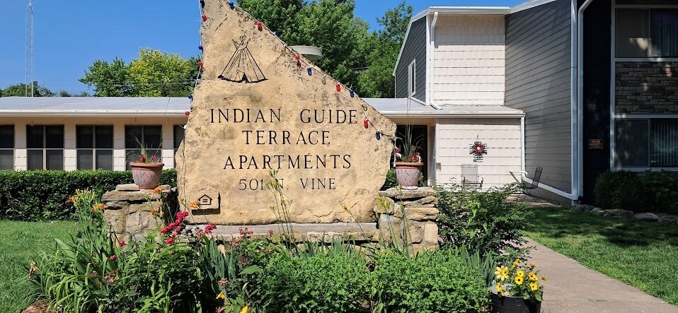 Le damos la bienvenida para que venga a realizar un recorrido. - Indian Guide Terrace