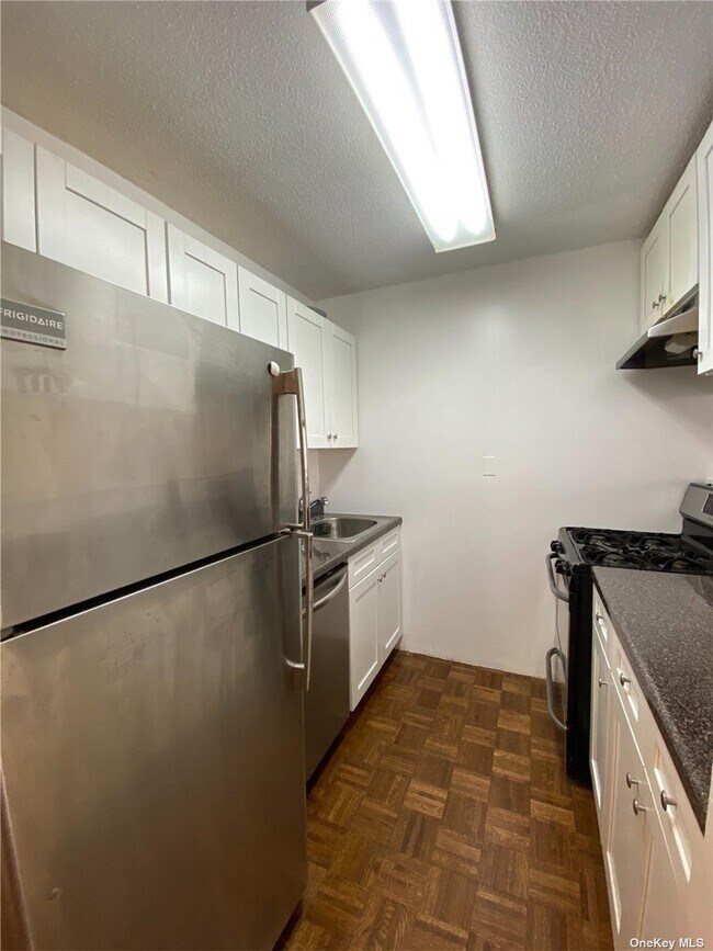 Foto del edificio - 138-35 Elder Ave