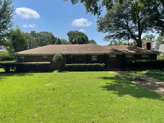 Building Photo - The Perfect 3 Bedroom Rental House in Memphis