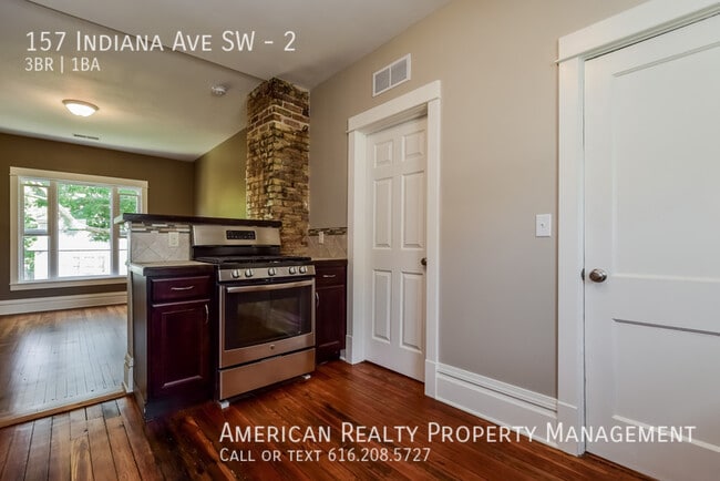 Foto del edificio - 157 Indiana Ave SW