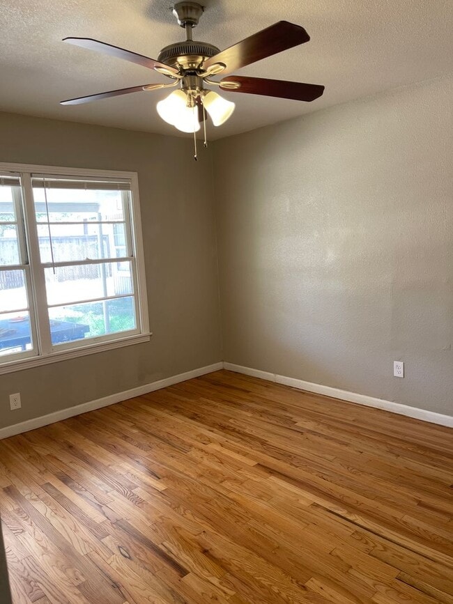 Building Photo - 4/3 w/ half bath! Close to TTU! Plenty of ...