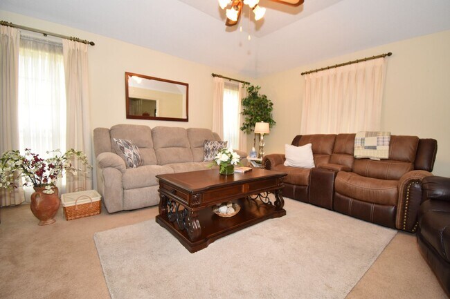 Foto del edificio - 2 Bed 2 Bath Townhouse in Ruston