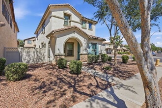 Building Photo - 981 S Deerfield Ln