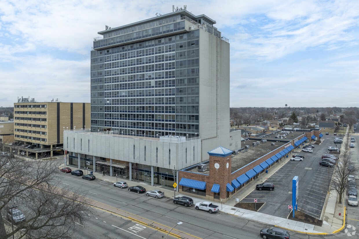 Primary Photo - Cameo Towers