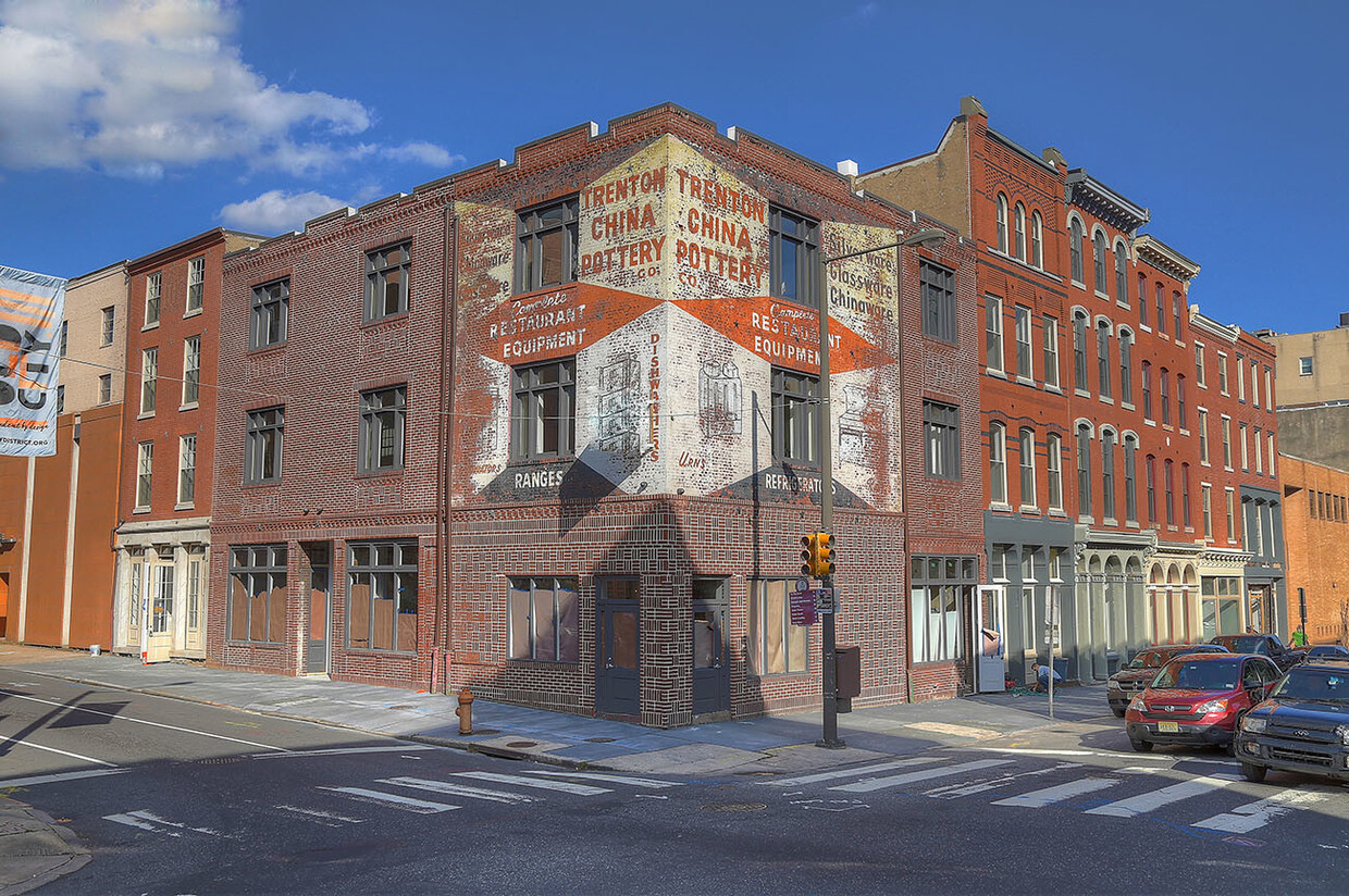 Primary Photo - 105 N 2nd St