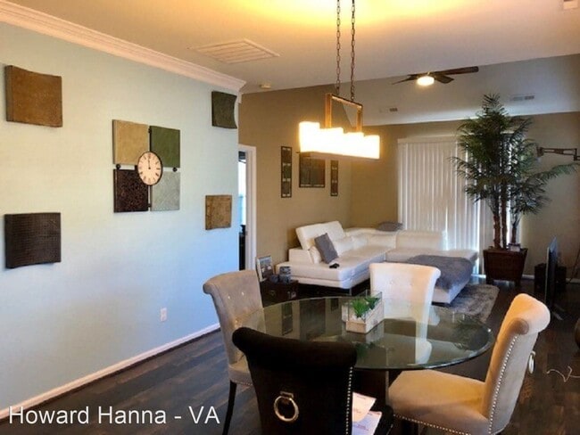 Building Photo - 2 br, 2.5 bath House - 6019 Rollingwood St...