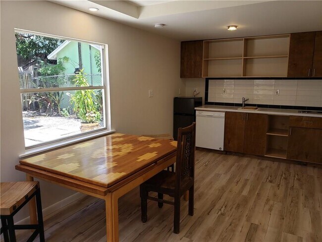 Foto del edificio - 816 SE 8th St