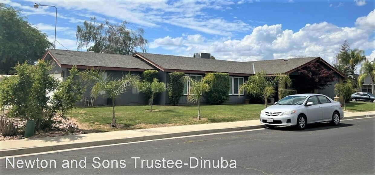 1067 N Cedar Ln, Dinuba, CA 93618 House Rental in Dinuba, CA