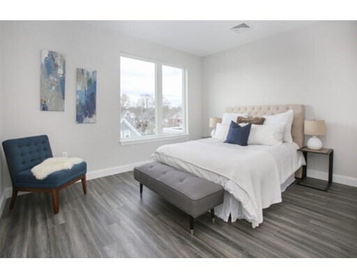 Building Photo - 475 Main St