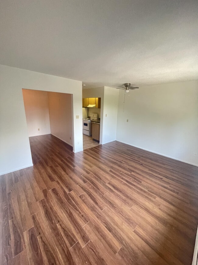 Building Photo - 1480-1480 Boundary Crescent