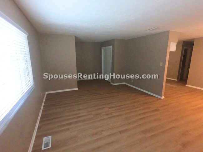 Foto del edificio - 1948 Dayton Ave