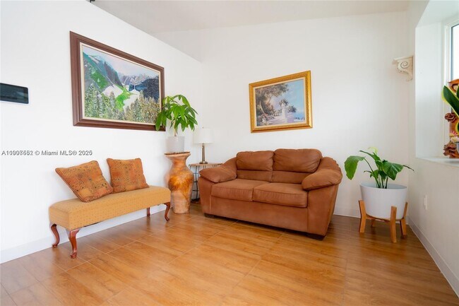 Foto del edificio - 8844 NW 113th St