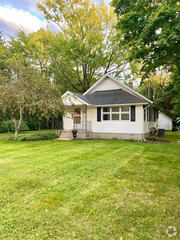 Building Photo - 3425 W Milham Ave