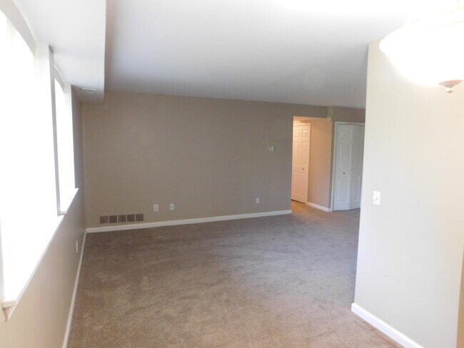 Building Photo - 30042 W 12 Mile Rd