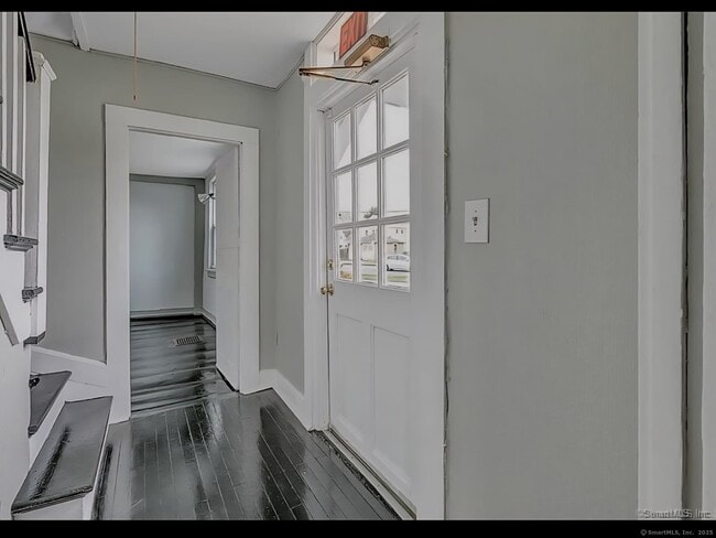 Foto del edificio - 27 Nichols Ave