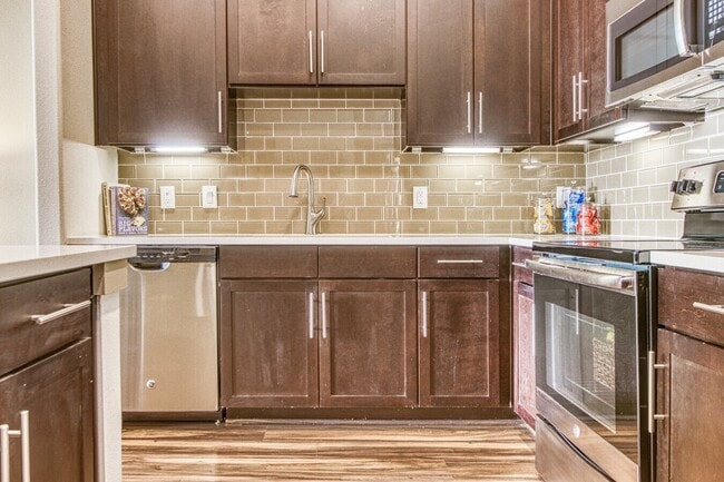 Foto del edificio - Modern Living in Houston’s Heart