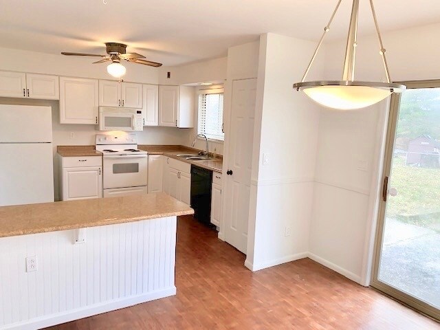 Foto del edificio - 833 Wesley Dr