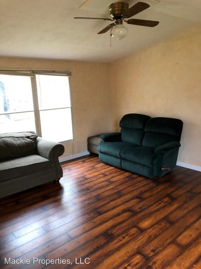Foto del edificio - 5466 W Woodland Rd