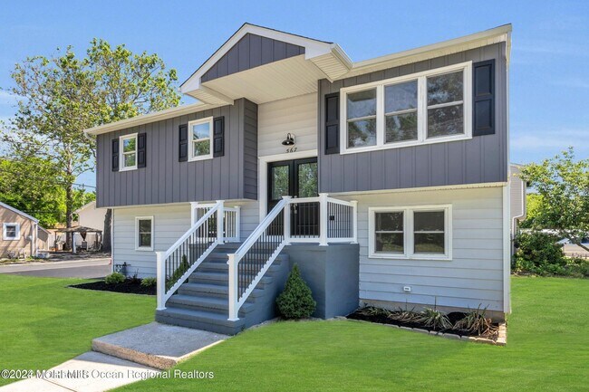 Building Photo - 567 Coolidge Ave