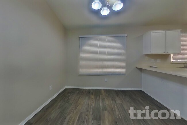 Foto del edificio - 8961 W Kathleen Rd