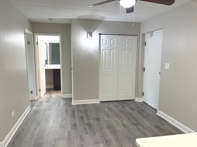 Foto del edificio - 230 Springhill Dr