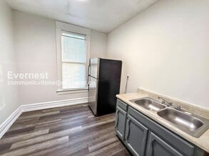 Building Photo - 921 53rd St N