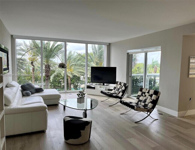 Foto del edificio - 10275 Collins Ave