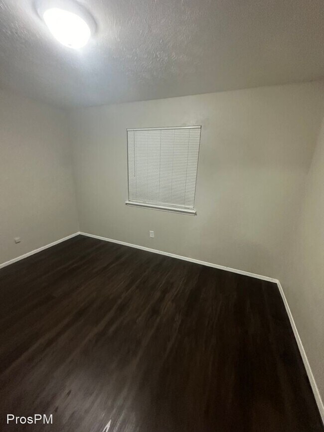 Building Photo - 2 br, 1 bath House - 667 Edgeglen Drive