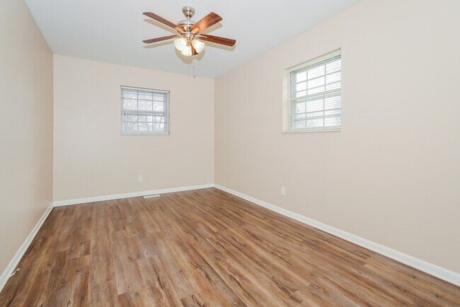 Foto del edificio - 10311 Baribeau Ln