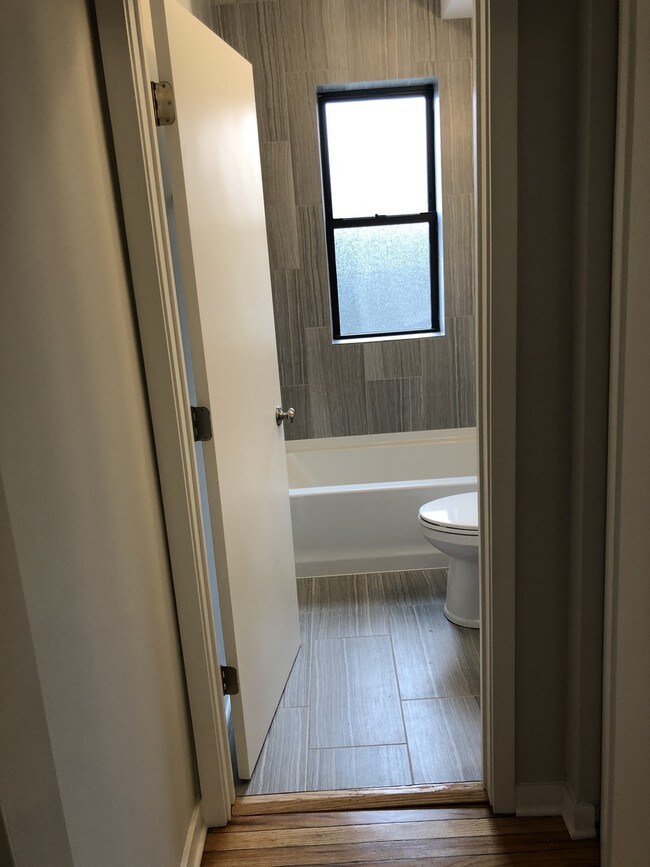 Foto del edificio - 4815 N Christiana Ave
