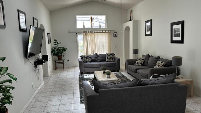 Building Photo - 2651 Oneida Loop