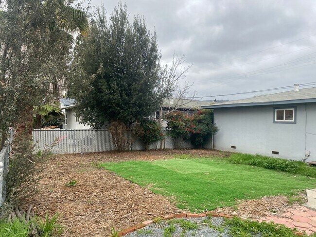 Foto del edificio - CHARMING COTTAGE IN DOWNTOWN PLEASANTON!