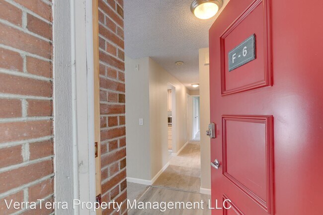 Building Photo - 2 br, 2 bath House - 15212 NE 8th St F6